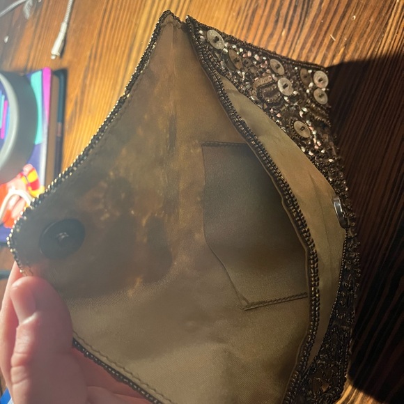 Beautiful beaded clutch - Picture 4 of 4